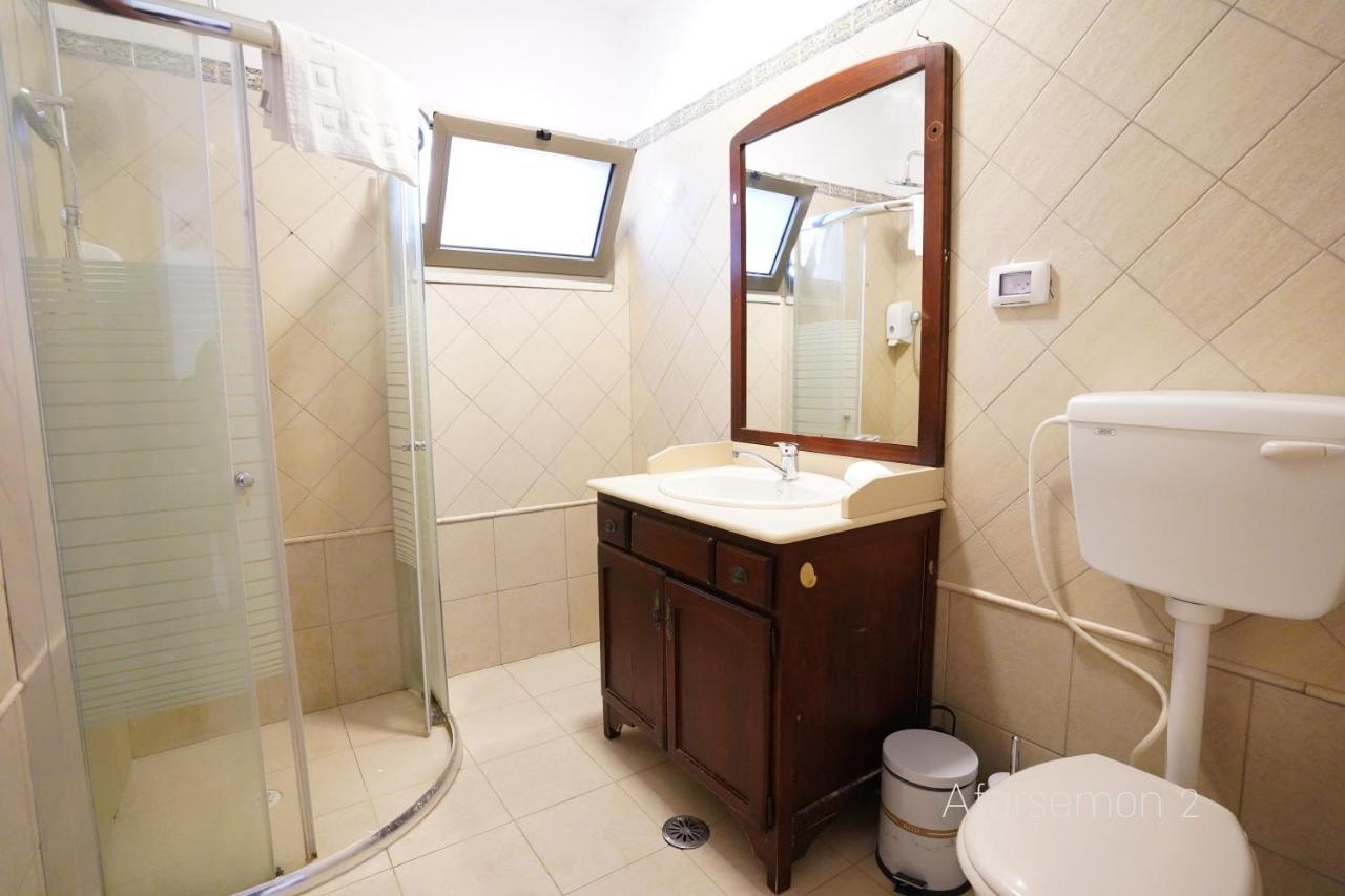 Yalarent Afarsemon Apartments With Pool - For Families & Couples Eilat Exterior photo