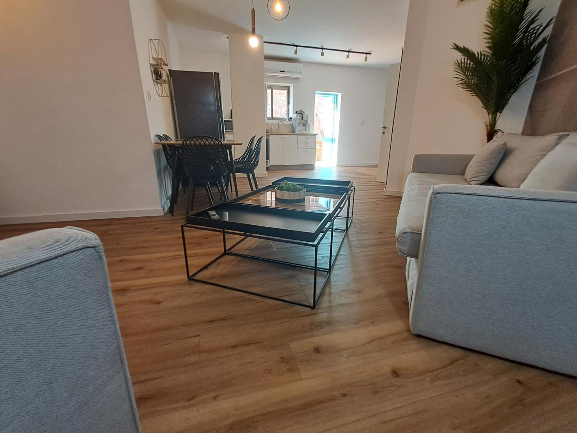 Yalarent Afarsemon Apartments With Pool - For Families & Couples Eilat Exterior photo